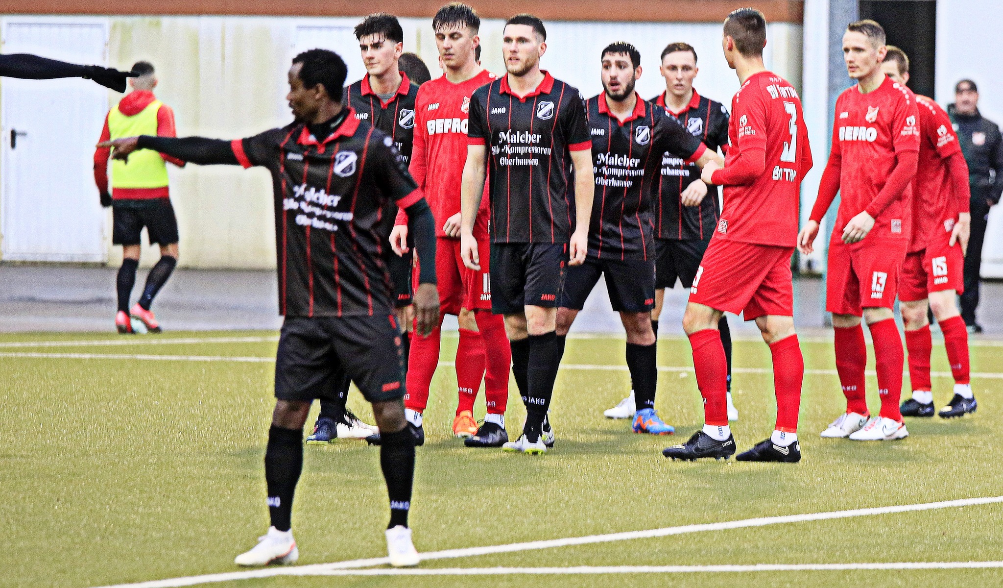 Käfig oder Kollektiv? Fortuna will im Liricher Hexenkessel die Nerven behalten!