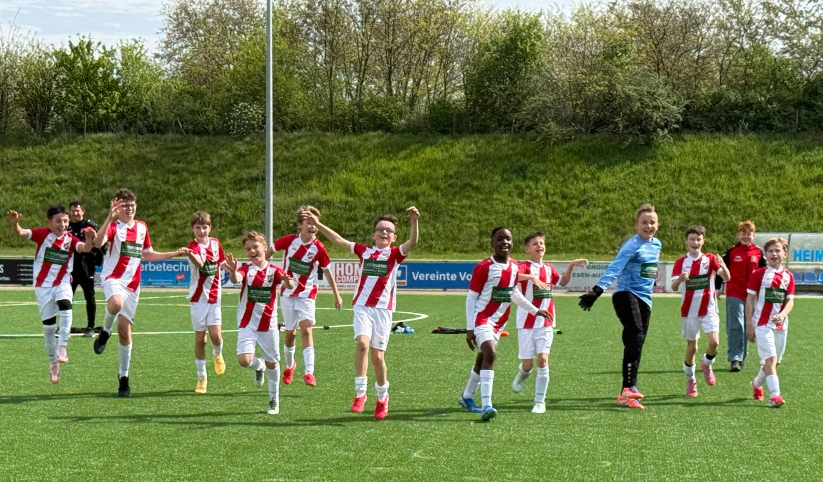 Derbysieg der D4 im Blankenfeld